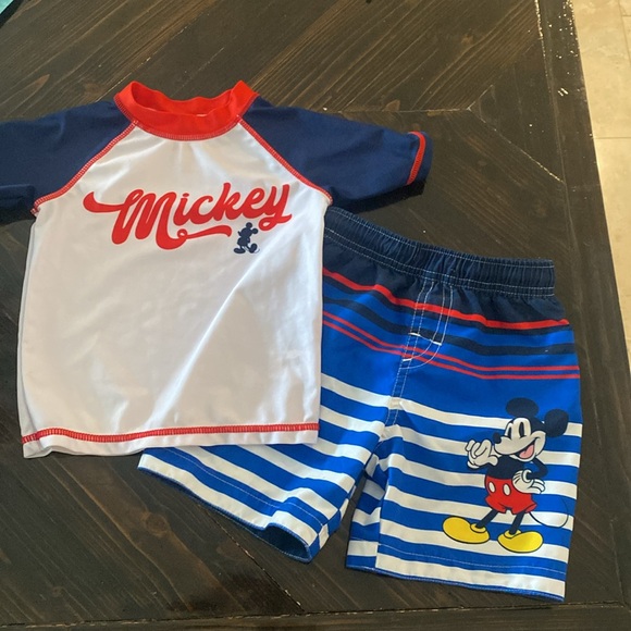 Mickey 2t rash guard and swim trunks set - Picture 4 of 4